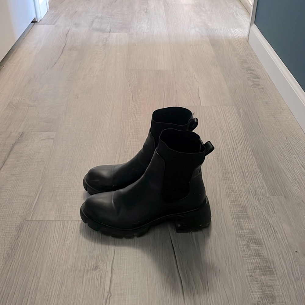 Steve Madden boots
